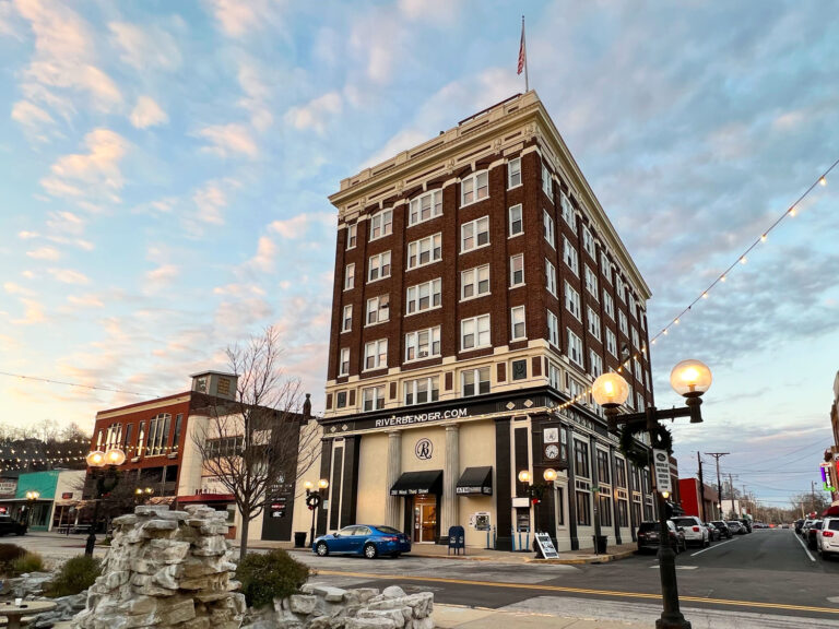 riverbender building winter 768x576